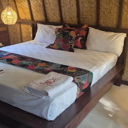 Tricky Trees Sunset Bungalows Gili Air Esterno foto